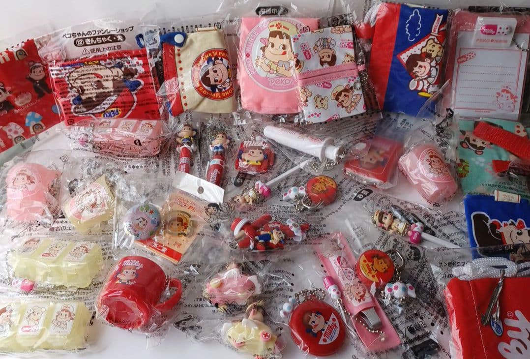 不二家　ペコちゃん　グッズ　大量　まとめ売り　マスコット　ストラップ等 不二家 ペコちゃん マスコット ストラップ まとめ売り 17個 バイク