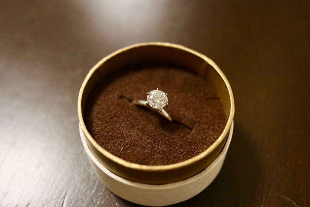 James Allen 婚約指輪 ラボ1.09ct+プラチナ 鑑定書付き ジェームスアレン(JAMES ALLEN)の婚約指輪 日本の相場より格安で購入