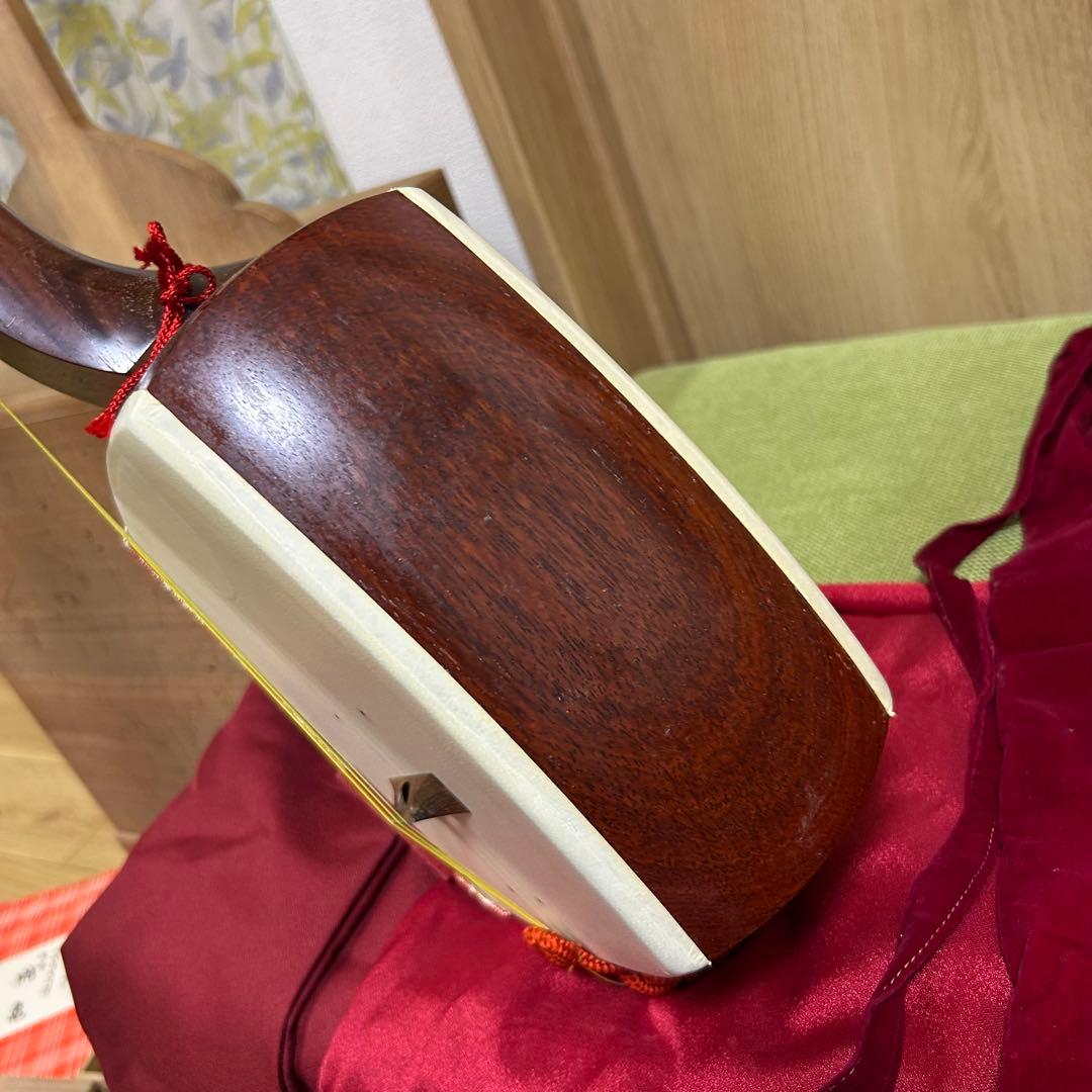 長唄三味線 細棹 本皮 皮破れなし 木製スタンド 長袋、胴袋付き - メルカリ