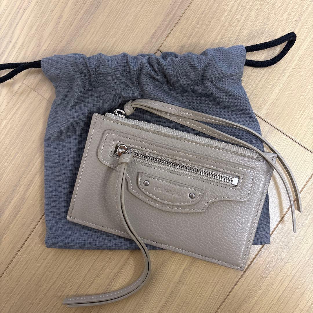 ク*エ様 BALENCIAGA ベージュ カードケース 小銭入れ 専用袋付き バレンシアガ BALENCIAGA キーケース （ベージュ） -waja bazar - 海外