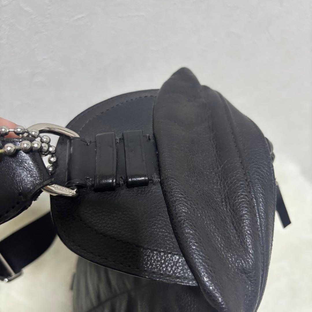 コーチ ボディバッグ トンプソン 本革 斜め掛け ロゴ型押し ブラック