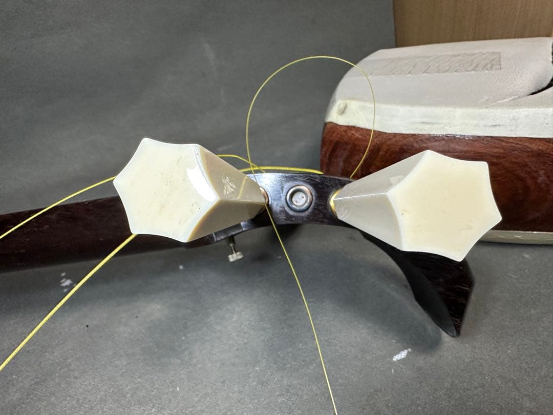 津軽三味線 太棹 紅木紫檀製 天然素材 弦楽器 民謡 伝統楽器 三味線