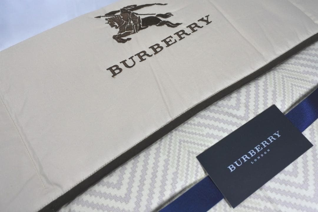 未使用 Burberry バーバリー ダウンケット羽毛肌掛けふとん ダウン85