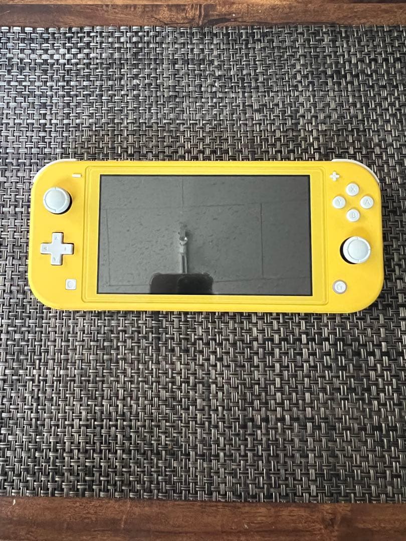 ニンテンドースイッチライト イエロー Switch lite 本体 L108658881