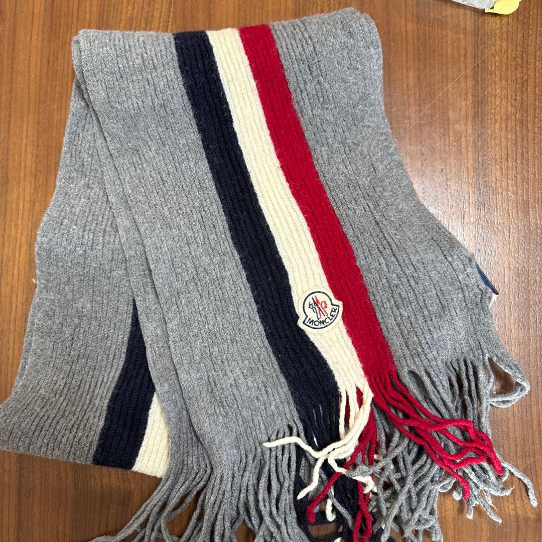 MONCLER ストライプマフラー グレー - メルカリ