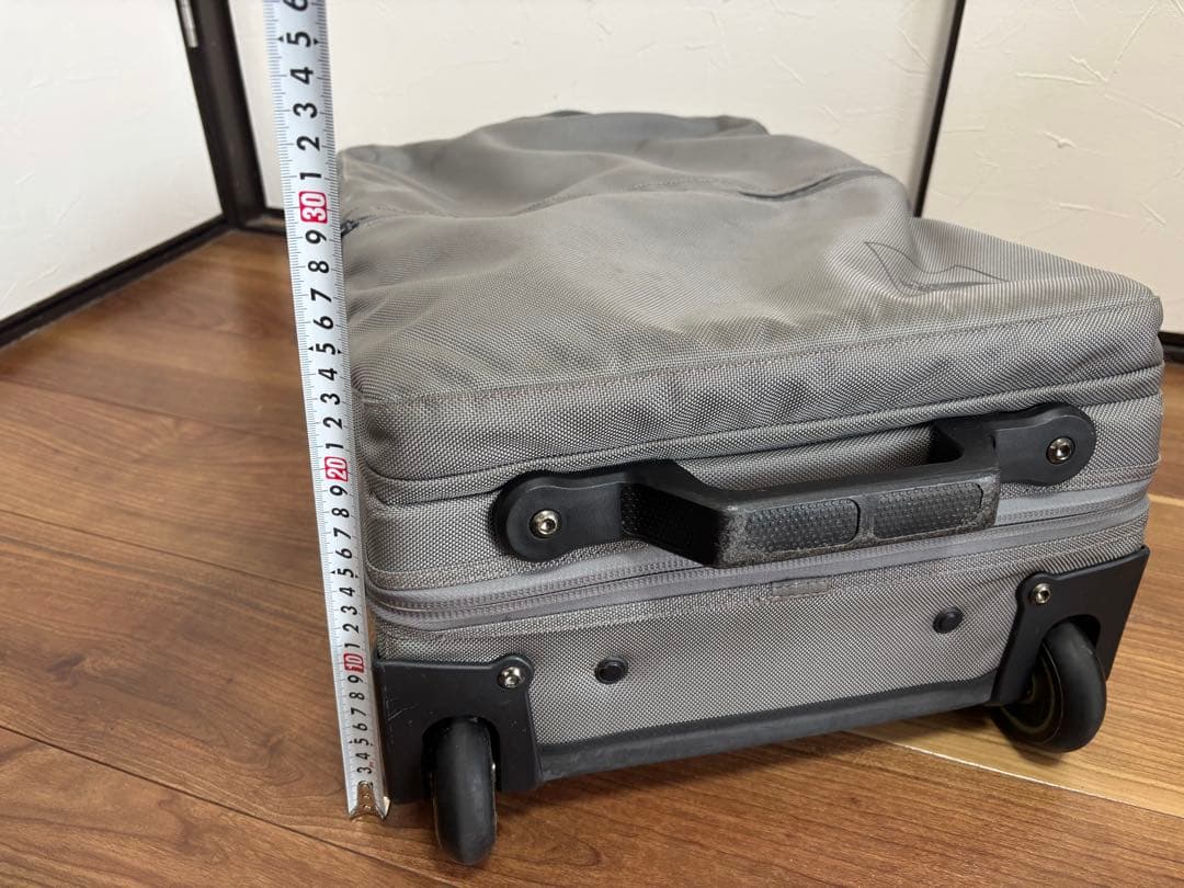 YK様】THE NORTH FACE シャトルローラーキャリーケース グレー - メルカリ