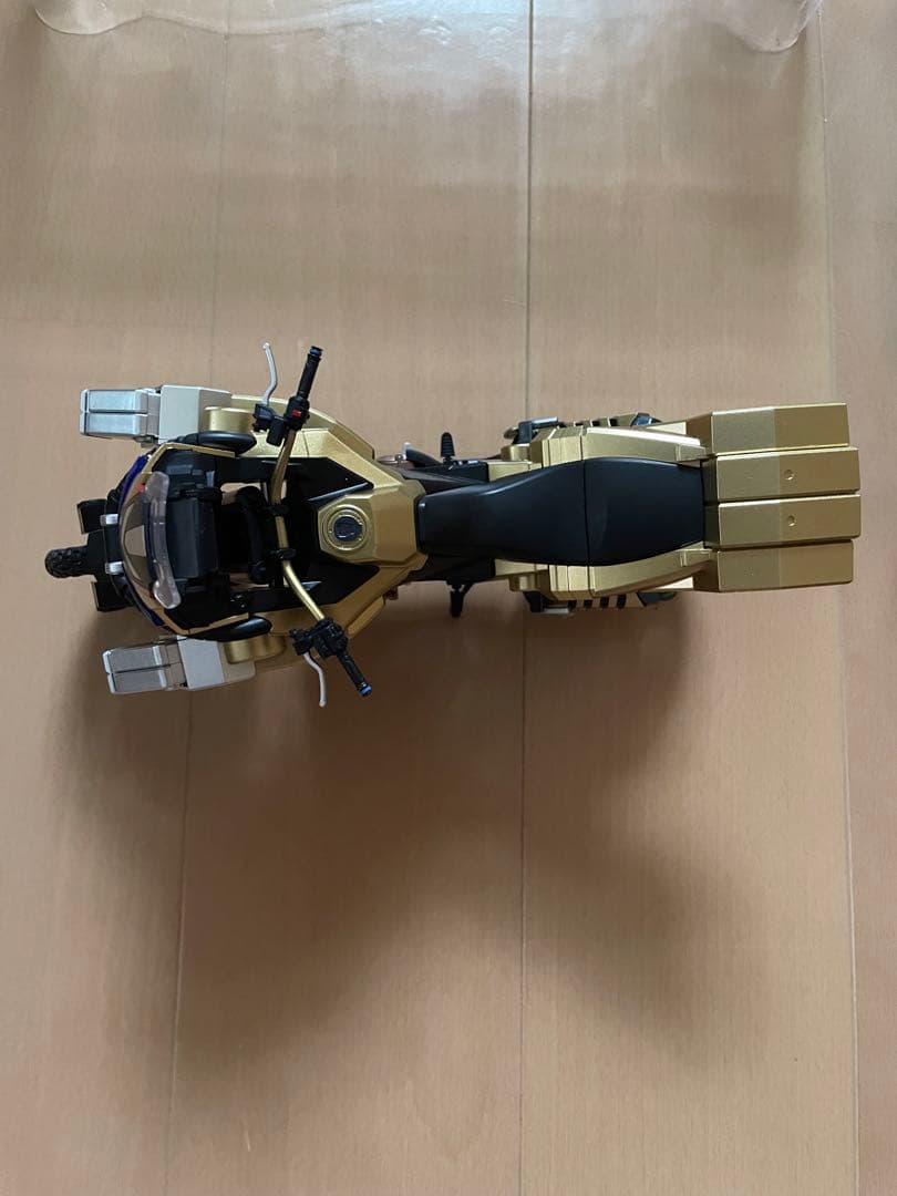 S.H.Figuarts ゴルドダッシュ(箱無し)＆ガッチャード(武器無し)