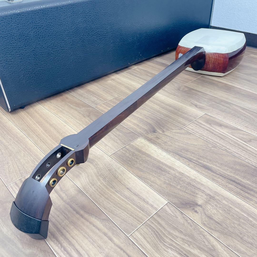 津軽三味線 金ほぞ 子持ち綾杉胴 トチ有 紅木 GP24 東さわり 犬皮 和