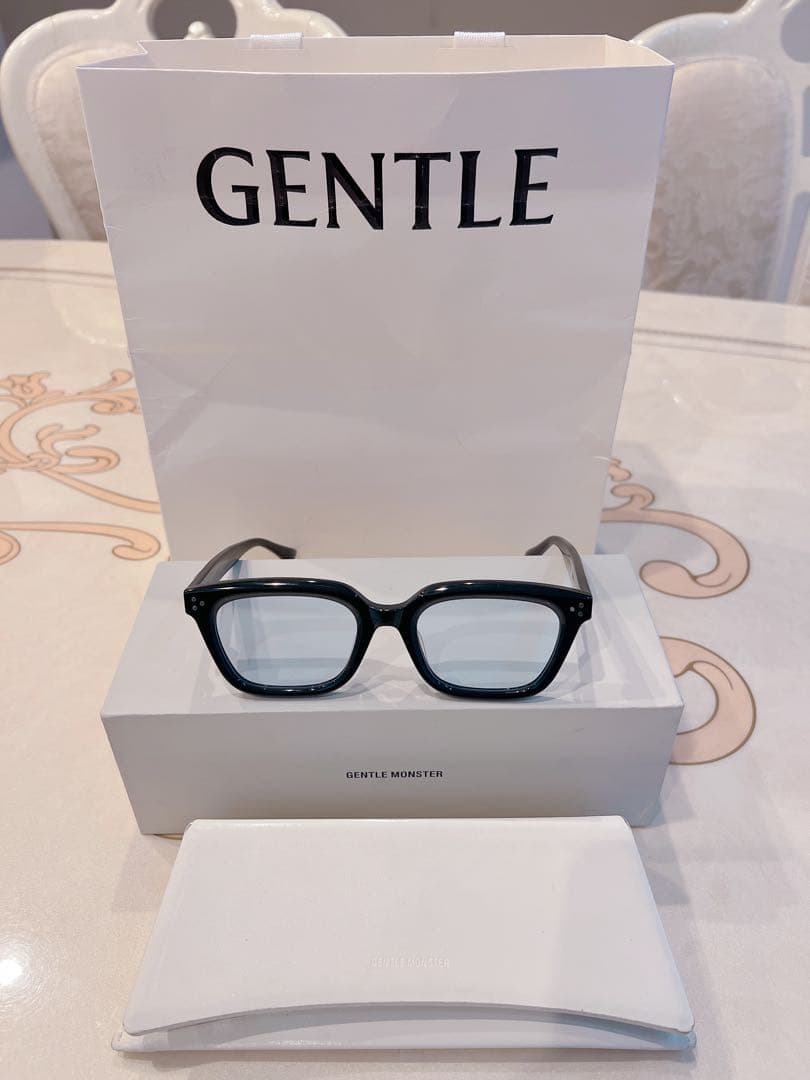 ★GENTLE MONSTER ★MUSEE★ブルーレンズ★ボストン型サングラス ☆GENTLE MONSTER ☆MUSEE☆ブルーレンズ☆ボストン型サングラス