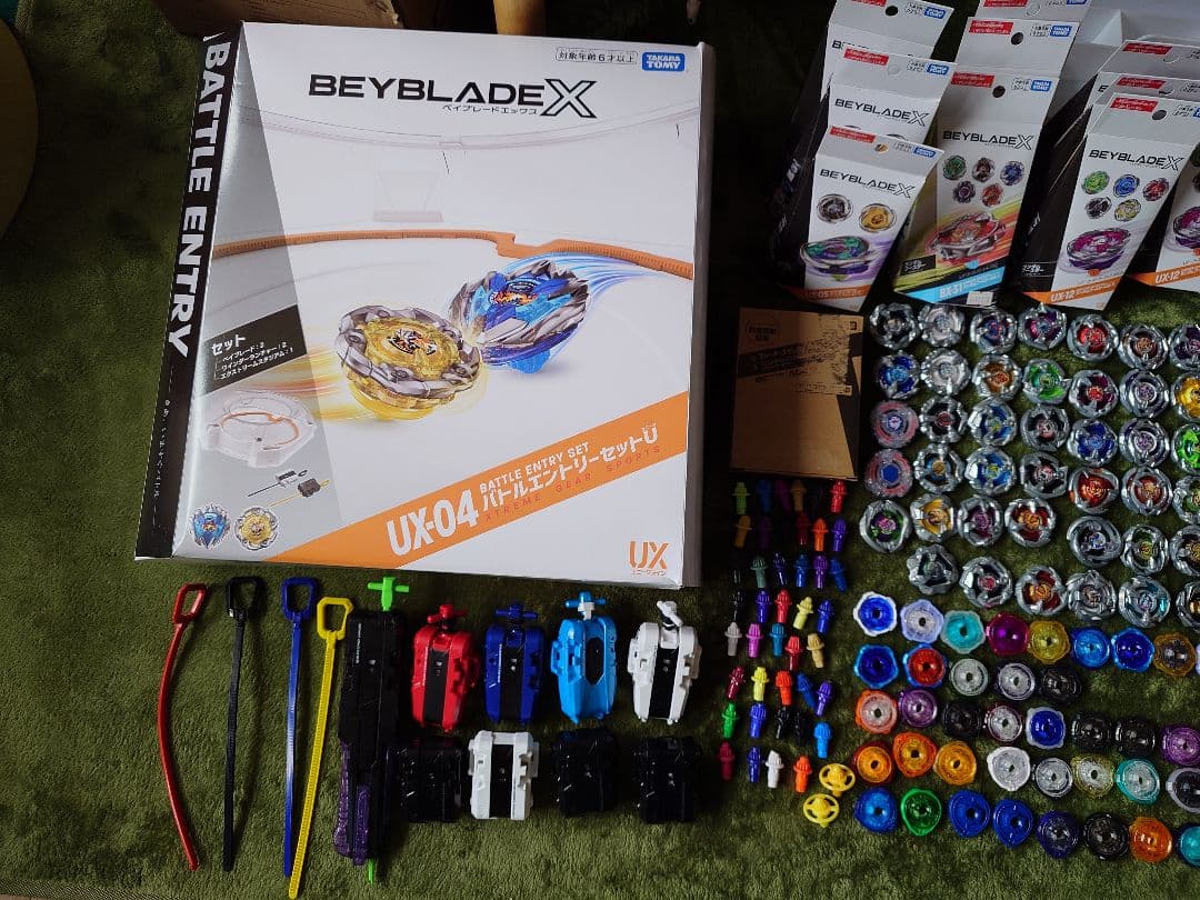 週末特価 ベイブレードX 68点＋αまとめ売り(引退品)レアベイ4点有り