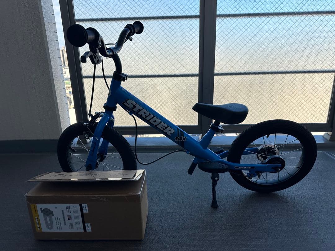 大阪引き取り限定】ストライダー14X青STRIDER14Xブルー【スタンド付