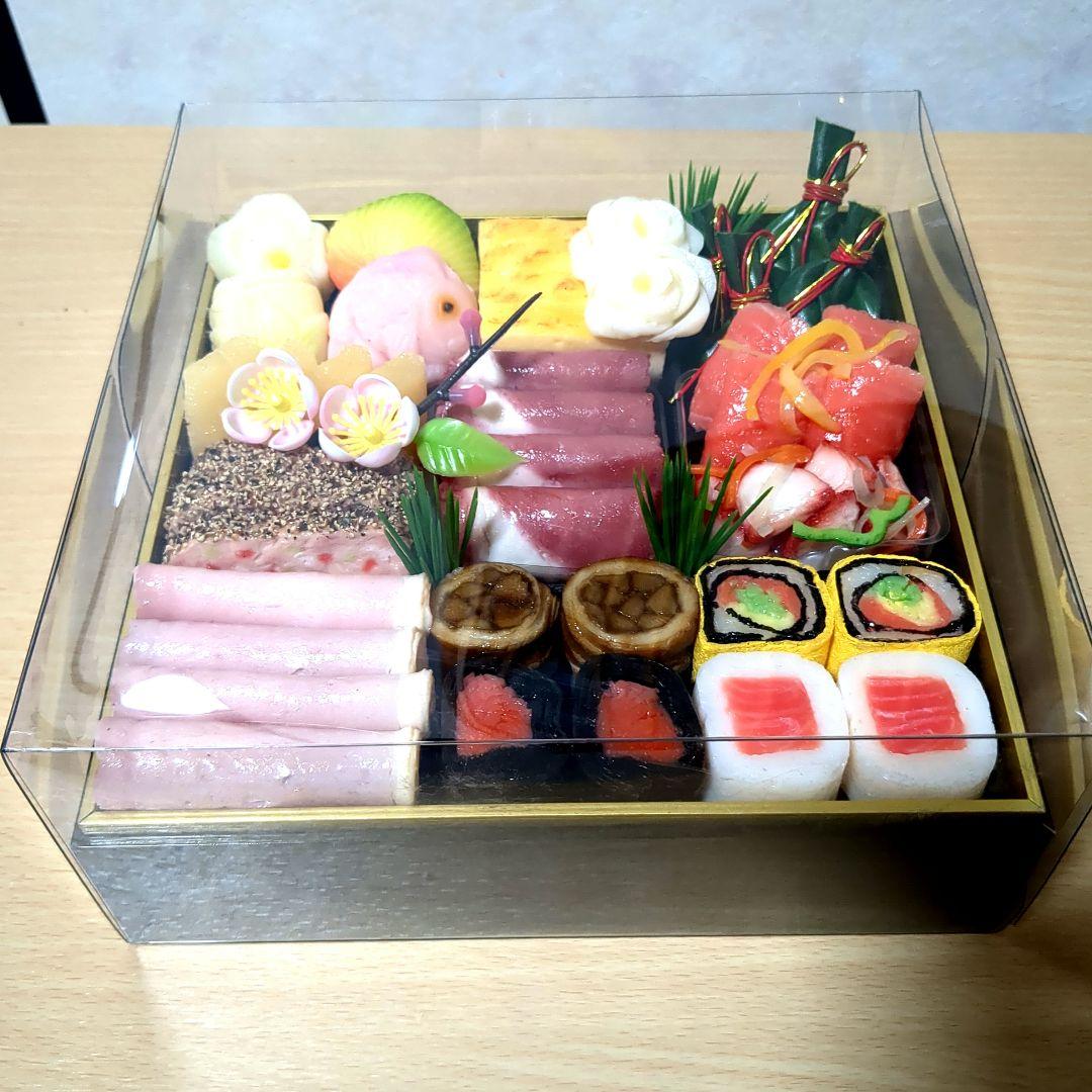 おせちの三段重(食品サンプル） - メルカリ