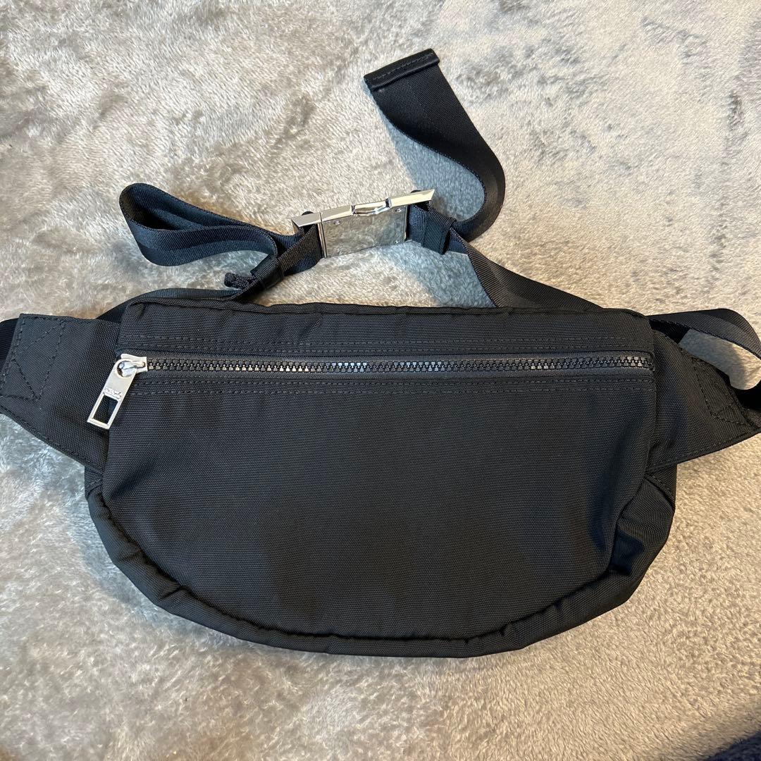 ケンゾー KENZO ボディバッグ 刺繍 トラ