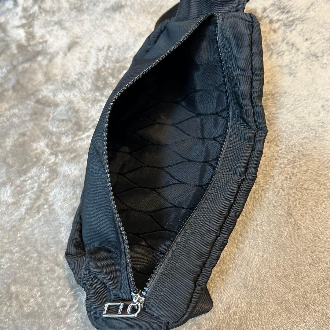 ケンゾー KENZO ボディバッグ 刺繍 トラ