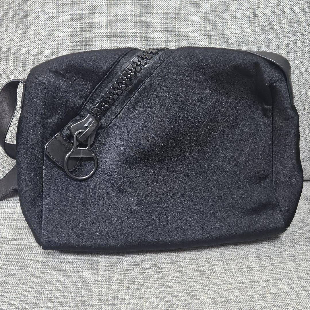 サンタ様専用】カワカワ ビッグファスナー ショルダーバッグ ナイロン