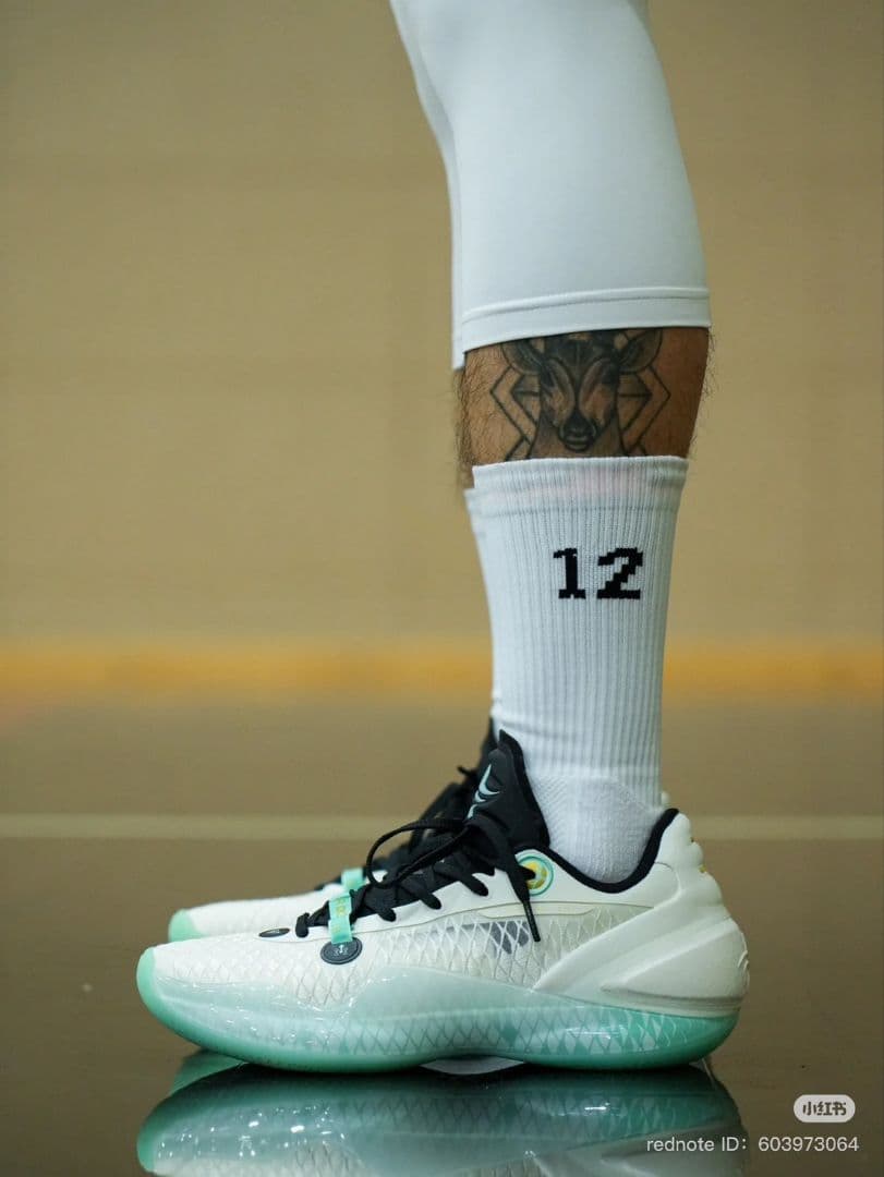 【希少・美品】おしゃれ貴重 XTEP 林書豪 5代 バスケットシューズ 28cm 希少・美品】貴重 XTEP 林書豪 5代 バスケットシューズ 28cm 林书豪5代