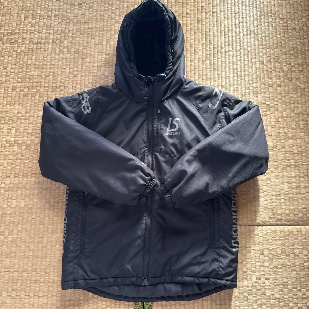 【LUZeSOMBRA】中綿ジャケット フ ットサルサッカー M ブラック ルースイソンブラ（LUZ e SOMBRA） CHIC INNNER COTTON JKT L1222263