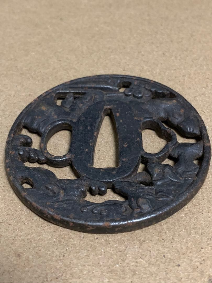 《アンティーク・希少レア》《送料無料》⭐︎ 鉄地馬乗透かし文鍔　江戸時代 ♪⭐︎