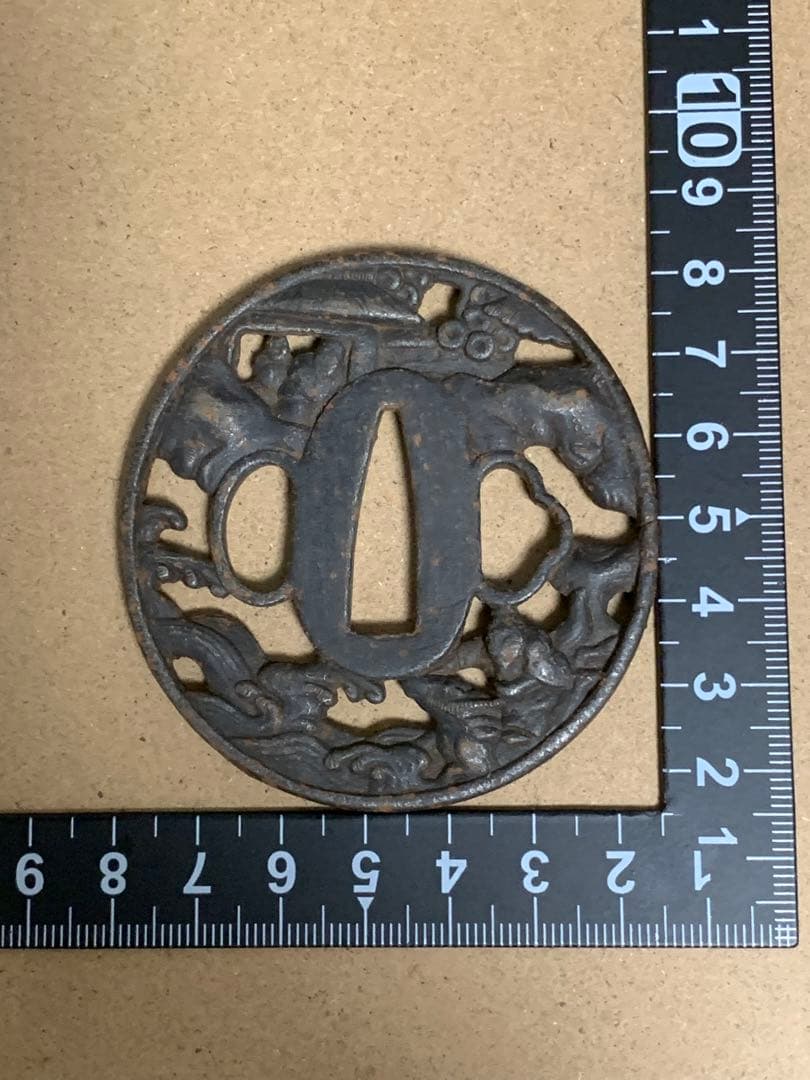 《アンティーク・希少レア》《送料無料》⭐︎ 鉄地馬乗透かし文鍔　江戸時代 ♪⭐︎