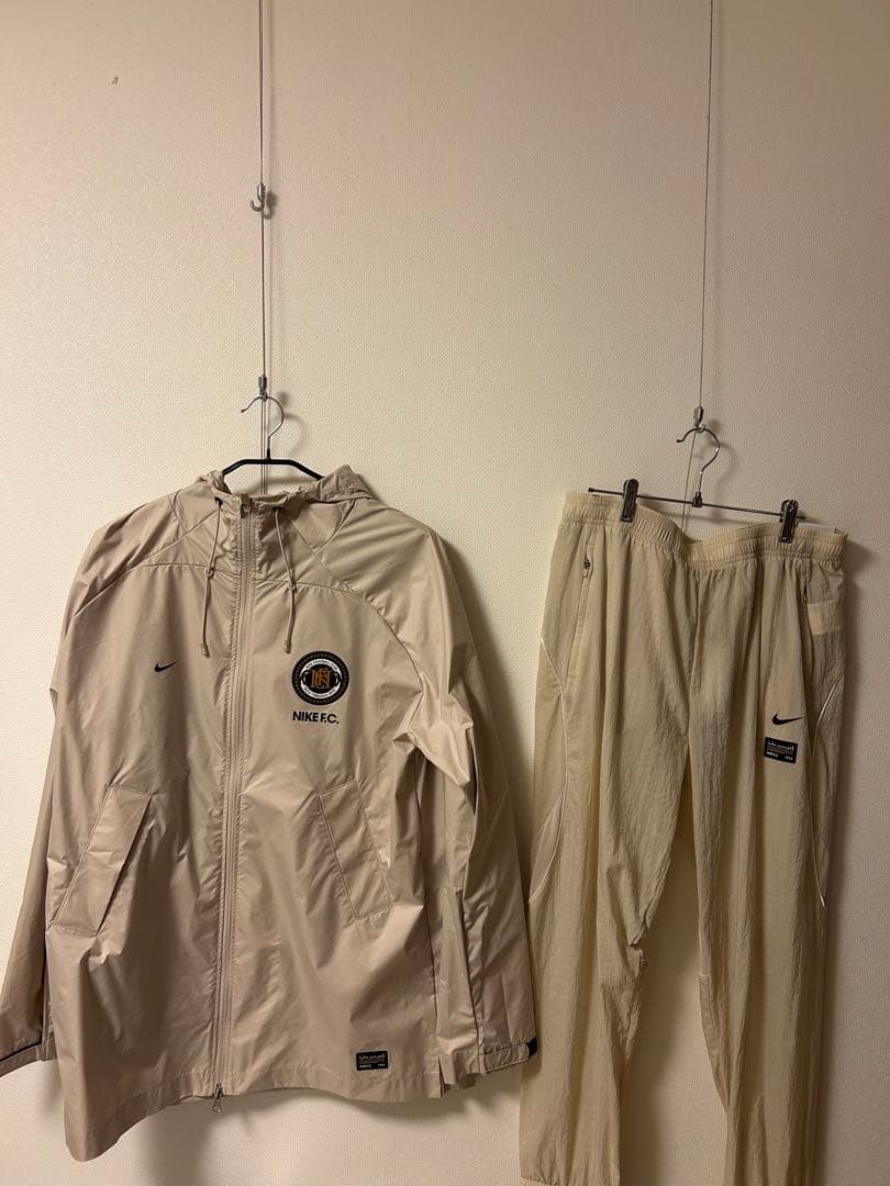 新品　定価25000円　入手困難　撥水　上下　セットアップ　ナイキFC レペル ナイキ サッカー フットサル ウェア ジュニア NIKE FC リベロフリース