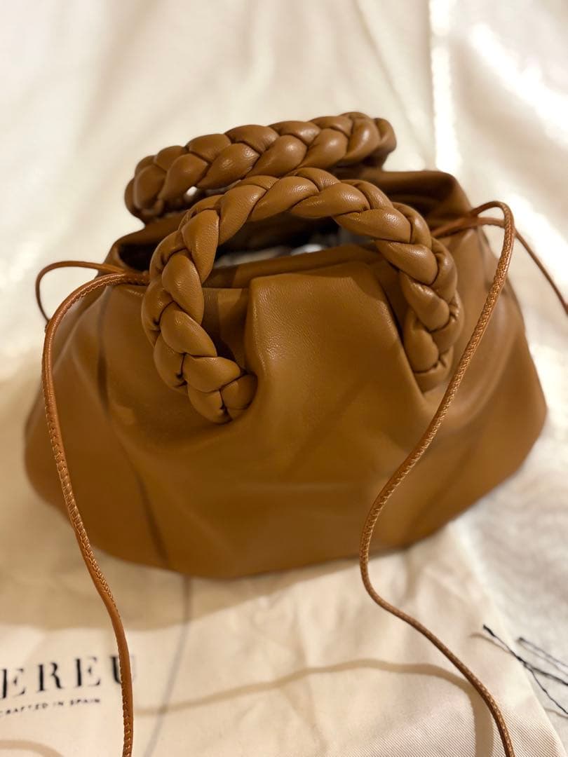 未使用　HEREU ヘリュー Bombon ボンボン 2way ショルダーバッグ HEREU（ヘリュー） ショルダーバッグ BOMBON レディース ラムレザー