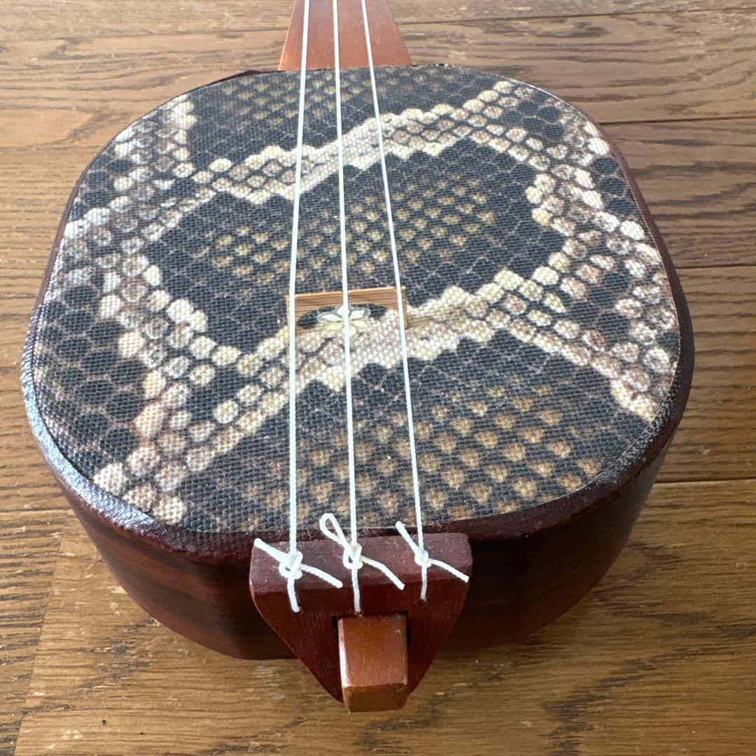 ミニ三線 木製 蛇皮模様