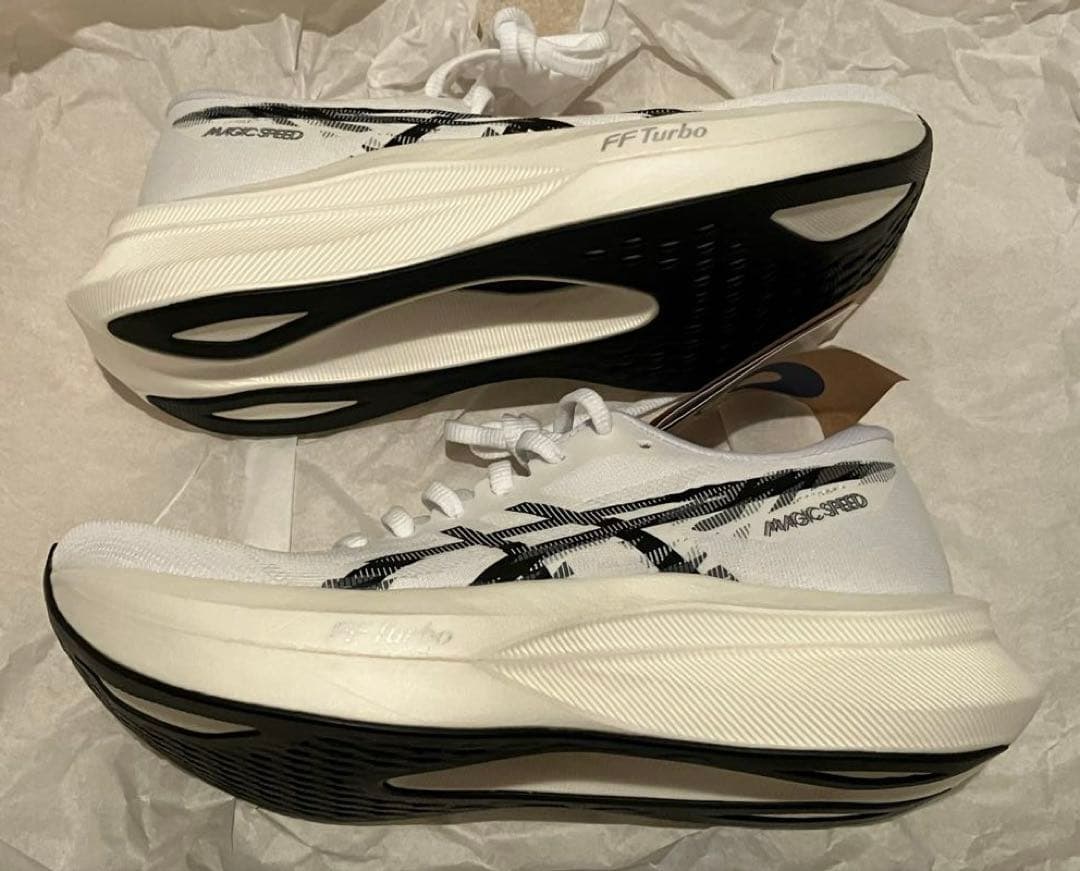 【かむかむさん専用】新品・未使用 ASICS 24.5cm マジックスピード4