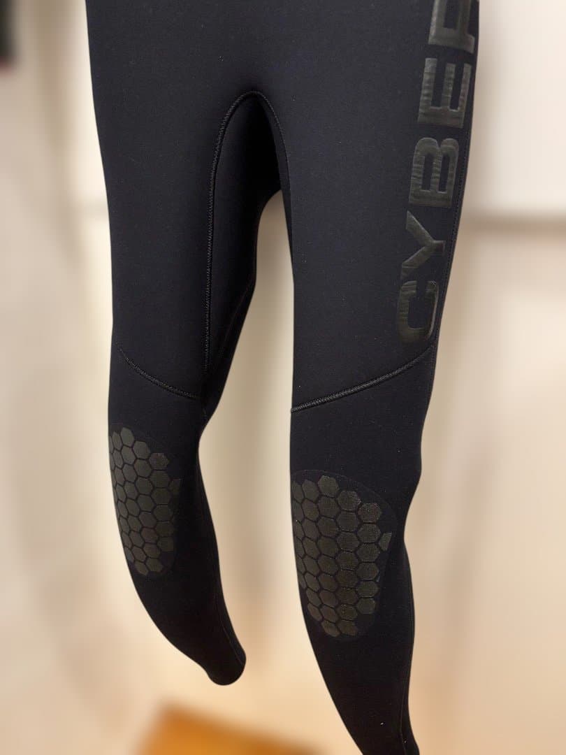 2025−2026 CYBER ウエットスーツ セミドライ 5✕3 MLサイズ 人気