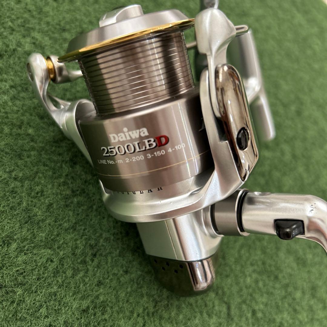 Daiwa impult ISO 2500LBD スピニングリール ケース付