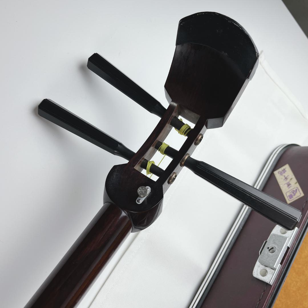 美品☘️ 三味線 紅木 トチ入り 中棹 約2.6cm 東さわり ハードケース