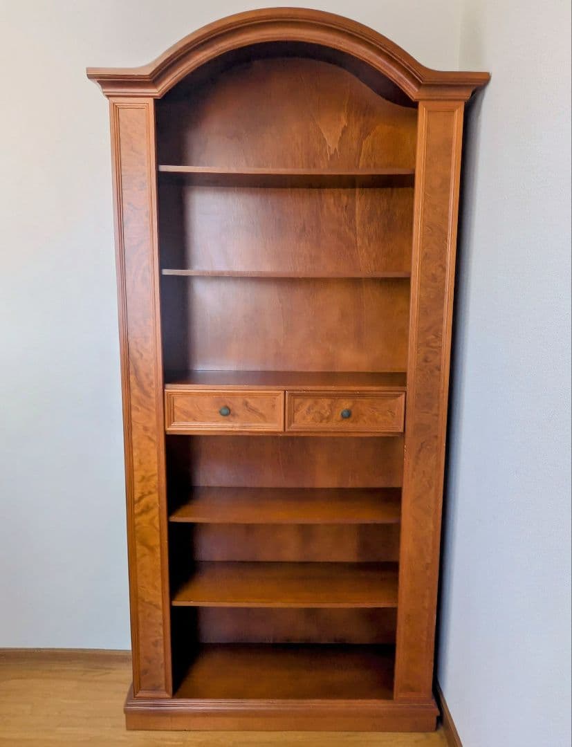 イタリア製 アンティーク調木製本棚 アーチ型 ブックシェルフ 2引き出し付き イタリア製 アンティーク調木製本棚 アーチ型 ブックシェルフ 2