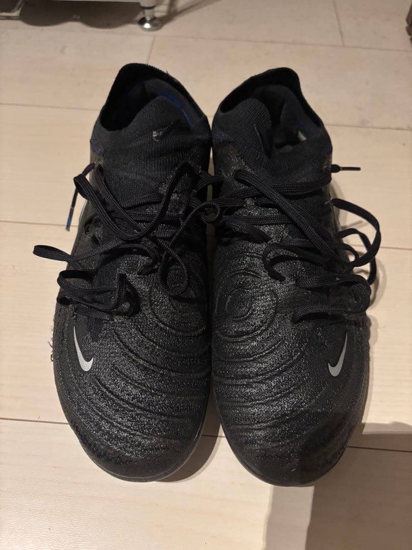 Nike ブラック サッカーシューズ スパイク　ファントム　25 Nike ブラック サッカーシューズ スパイク ファントム 25の通販はau