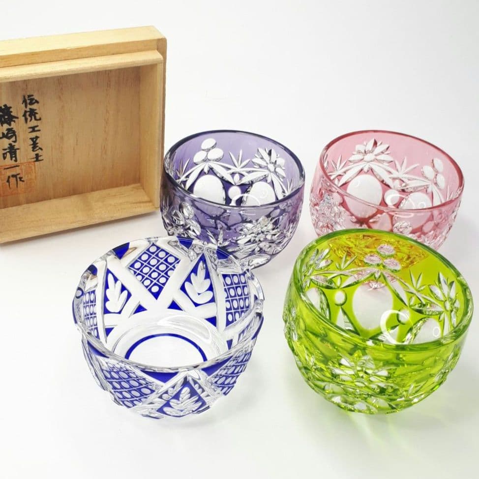 江戸切子　篠崎硝子工芸　金赤色被　ぐい呑み　銘 ″ 三ツ玉 ″【篠崎 清一 作】