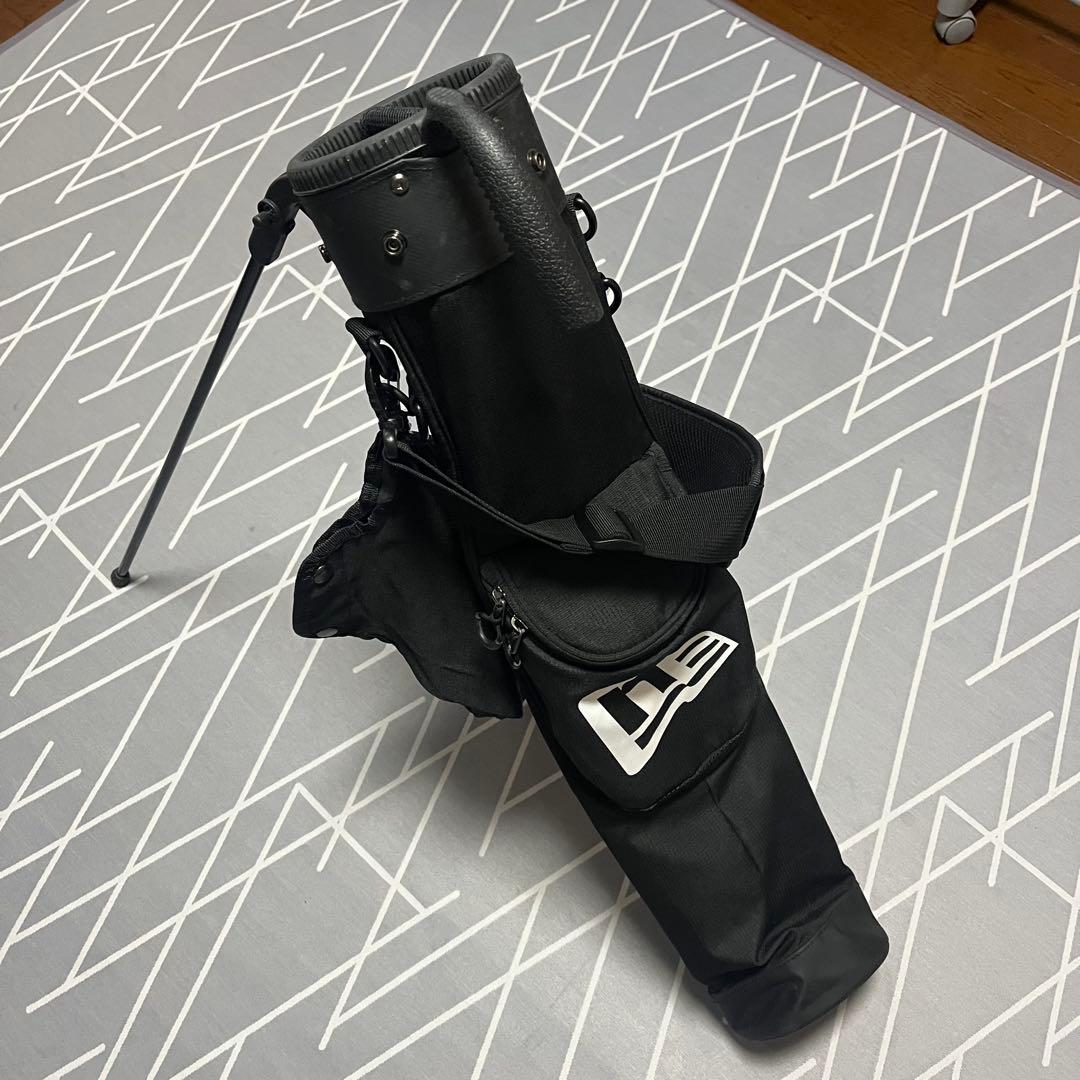 美品】NEW ERAスタンド付きゴルフバッグ ／ブラック.ホワイト／ヘッドカバー 楽天市場】【6H限定豪華プレゼント 2/22 20時～】特典付き ニューエラ