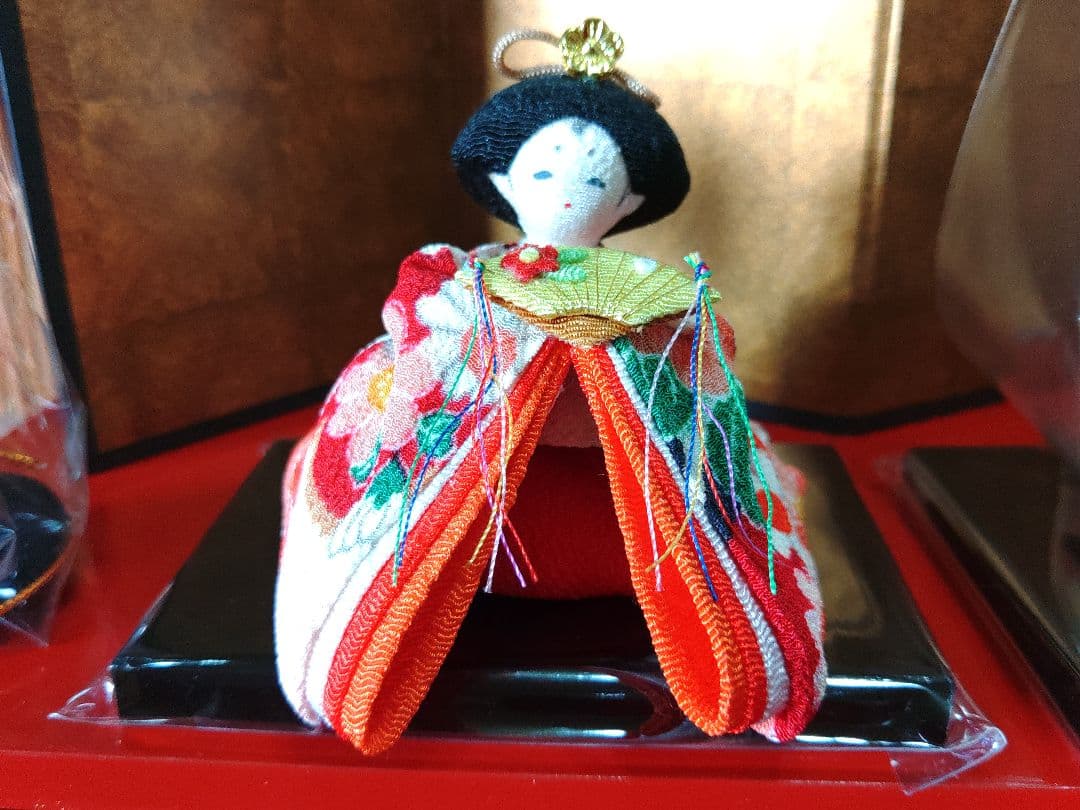 彩り雛二段飾り五人揃い 雛人形 友禅ちりめん コンパクト収納 柔和で