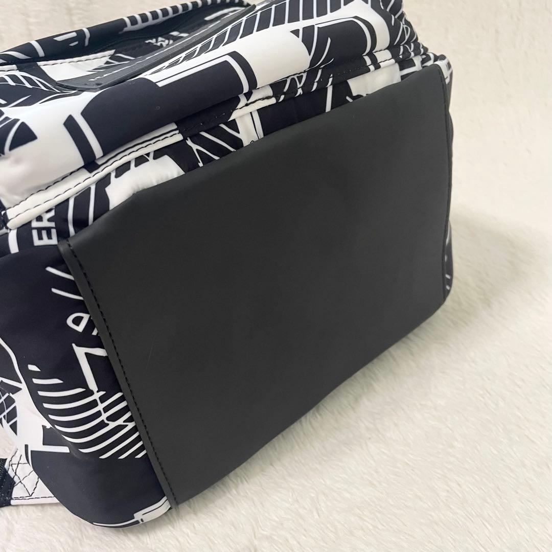 新品未使用《KARL LAGERFELD カールラガーフェルド》リュック白黒