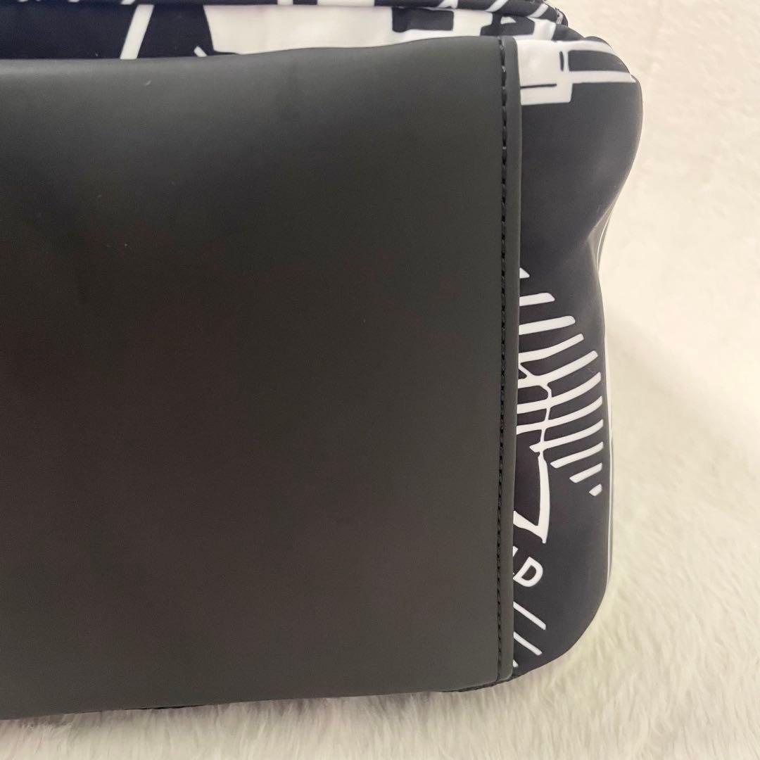 新品未使用《KARL LAGERFELD カールラガーフェルド》リュック白黒