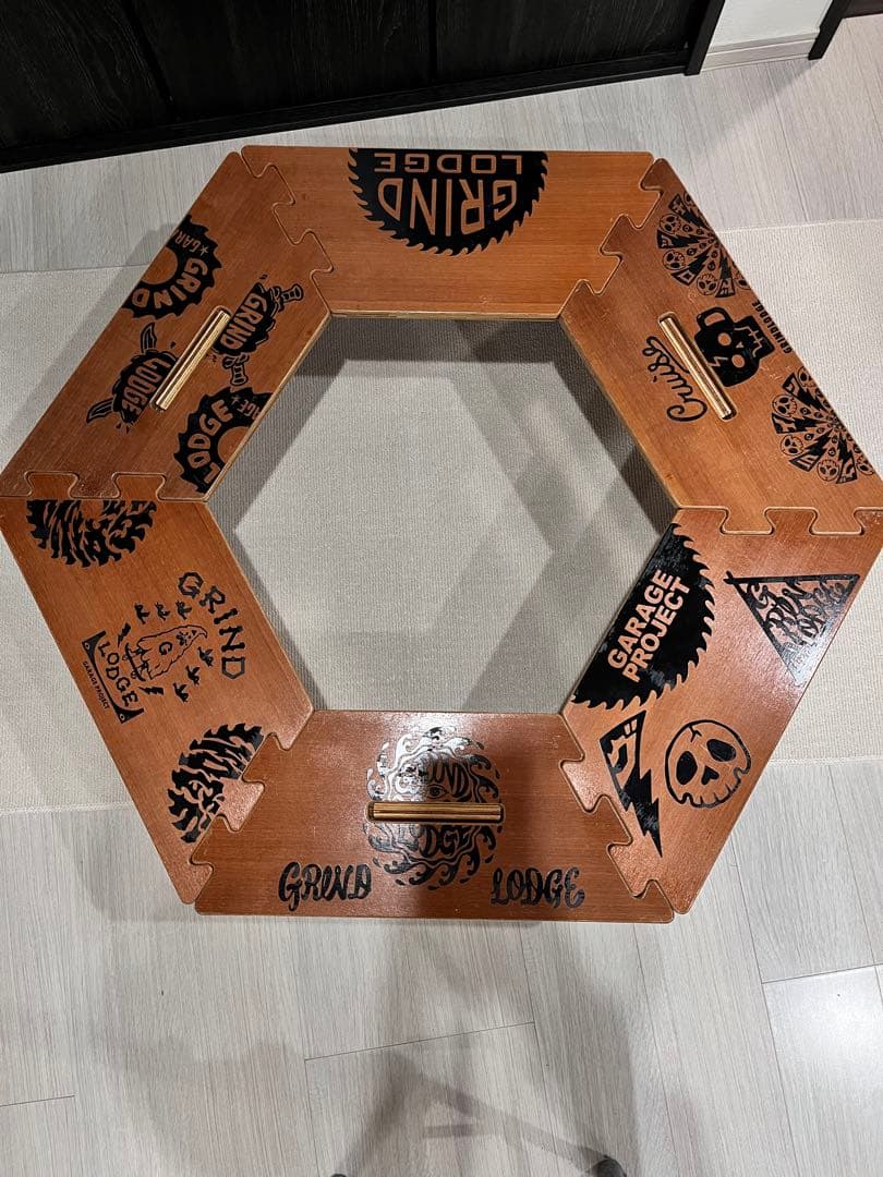 GRIND LODGE風　TheArth風　六角形木製テーブル　ヘキサテーブル 半年待ちでも欲しい 「ヘキサテーブル」が起こしたキャンプ革命：日経