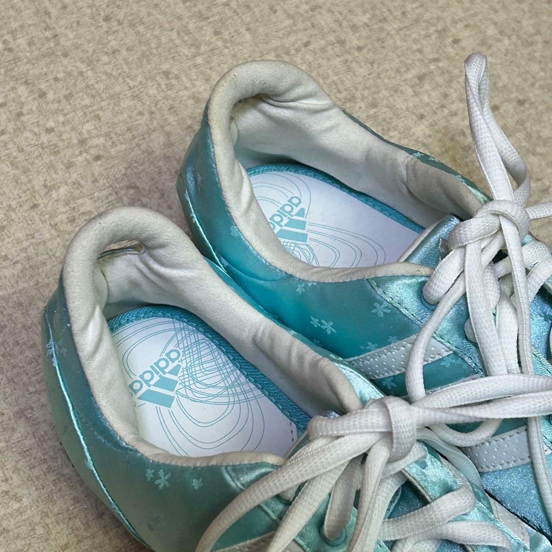 アディダススニーカー　24.5cm ブルー　サクラ柄