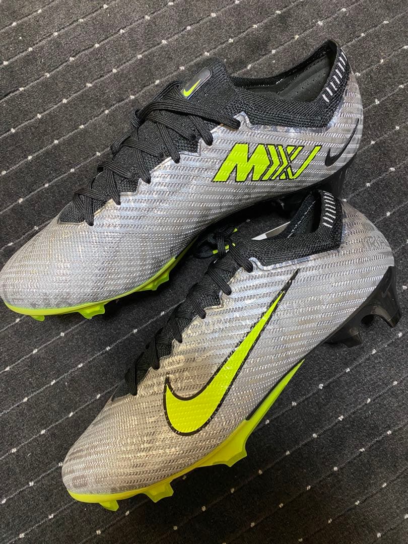 新品　ナイキ　サッカースパイク　マーキュリアル ヴェイパー FG 27.5cm