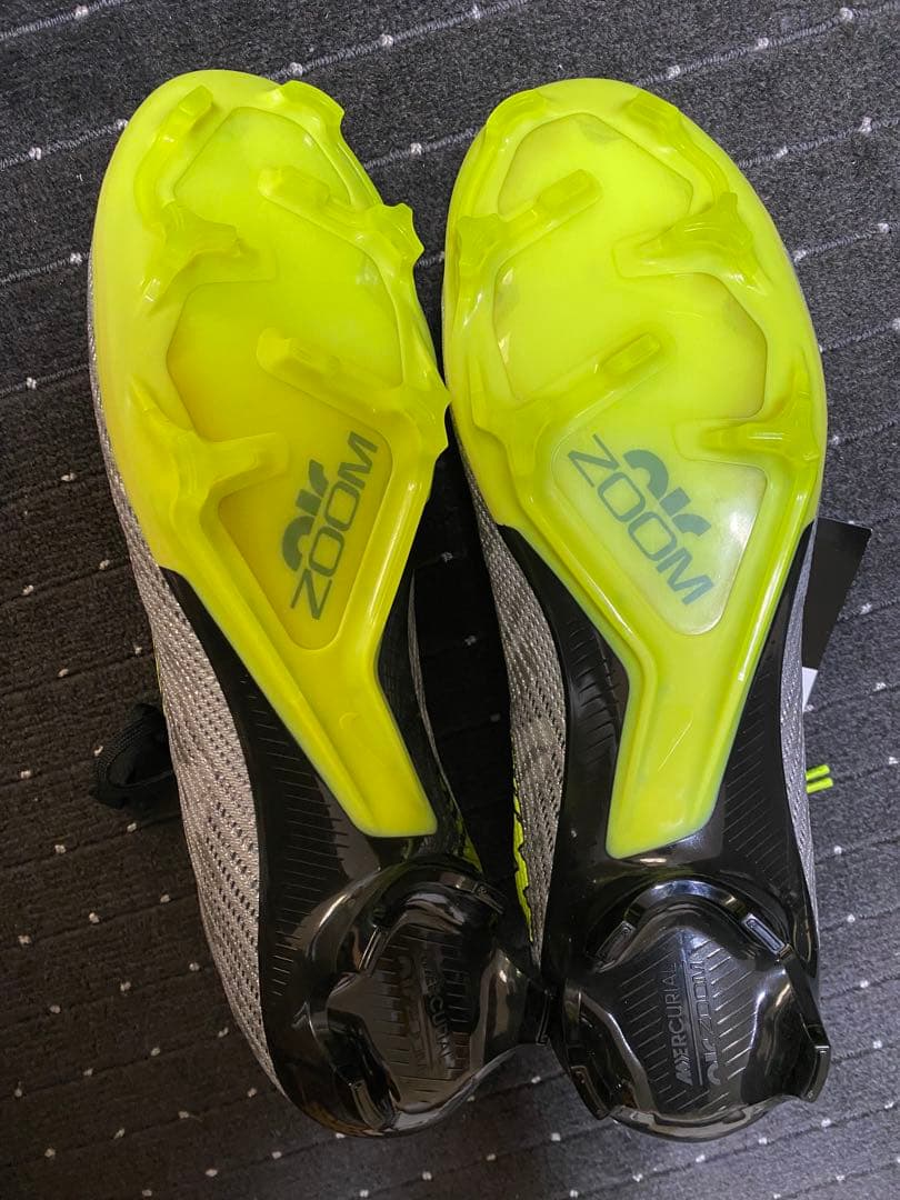 新品　ナイキ　サッカースパイク　マーキュリアル ヴェイパー FG 27.5cm