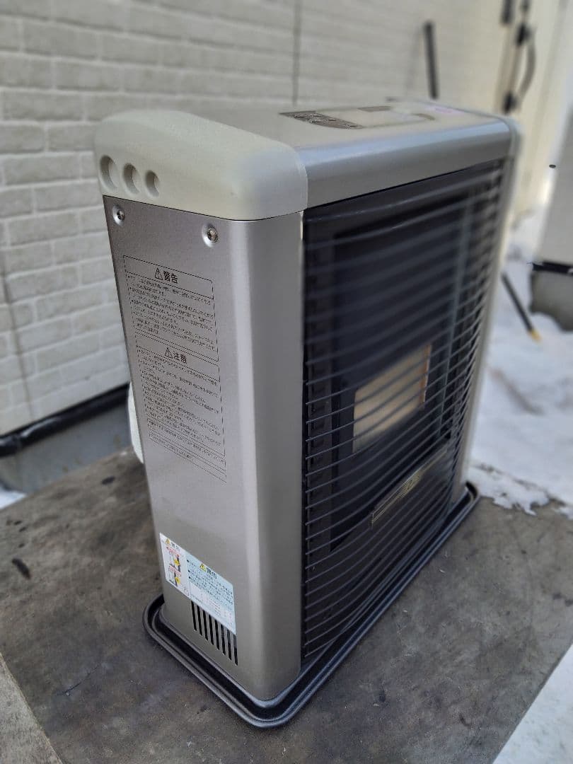 サンポットFF石油ストーブゼータス！品番「FFR‐563SX」2018年式中古品