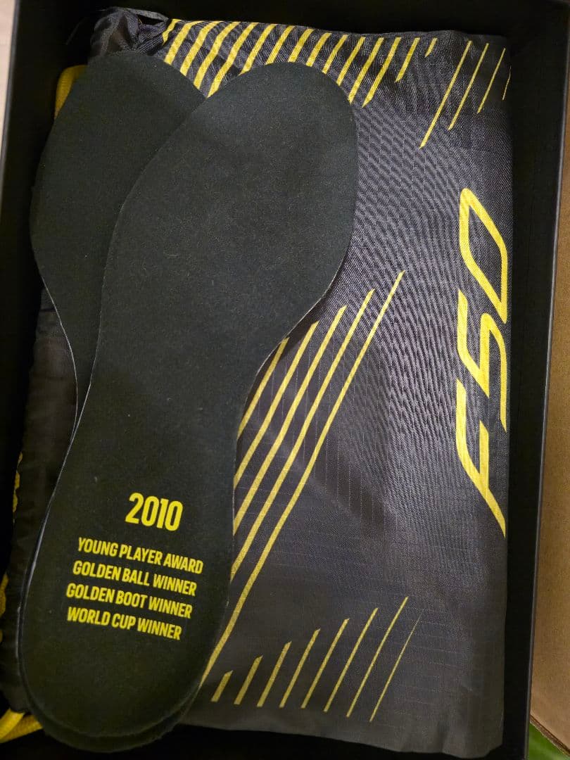 売りつくしセール！adidas F50 レザー2010 サッカーシューズ黒/黄