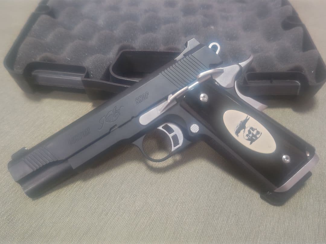 ガスガン エクスペンダブルズカスタムグリップ ケース付き ガスガン エクスペンダブルズカスタムグリップ ケース付き ガスガン