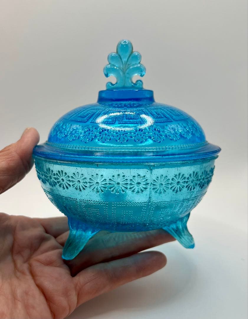型ガラス蓋物 菓子器 キャンディポット ボンボニエール ウランガラス