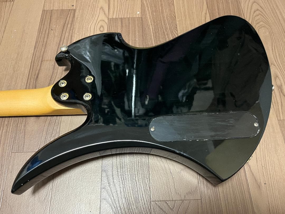 B.C.Rich モッキンバードベース　シースルーブラックサンバースト