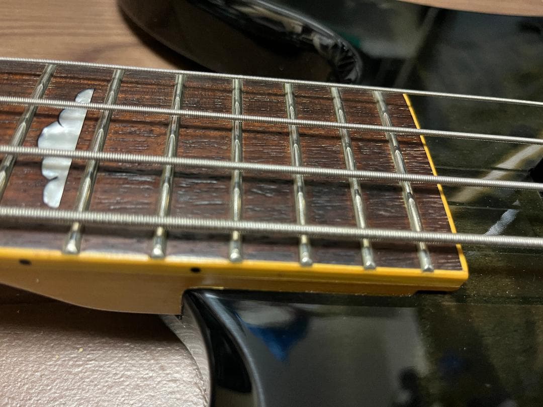 B.C.Rich モッキンバードベース　シースルーブラックサンバースト