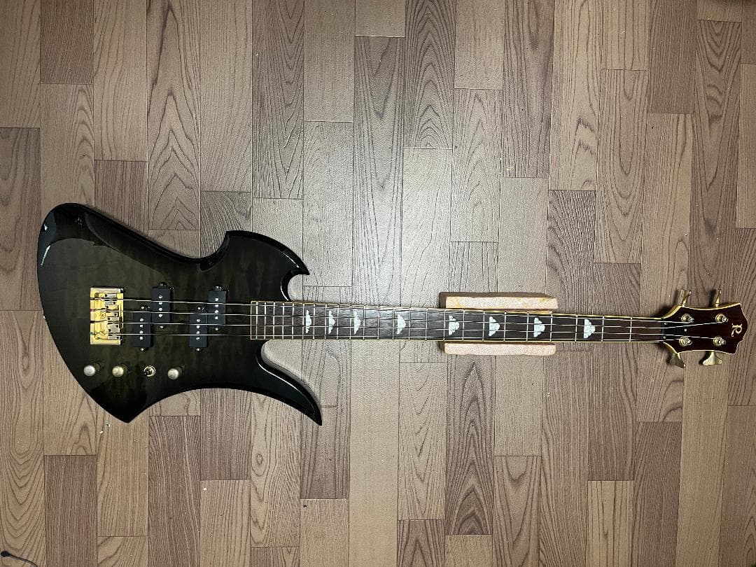 B.C.Rich モッキンバードベース　シースルーブラックサンバースト