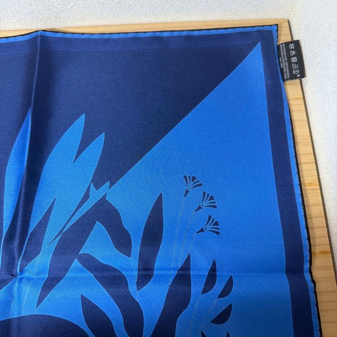 NR/9.27/8 カルティエ　シルクスカーフ