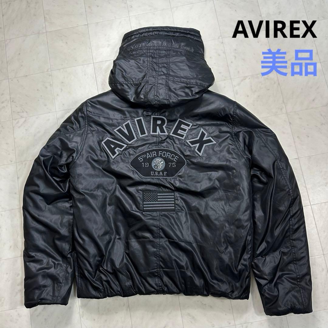 〈美品〉AVIREX アヴィレックス【XL】フード付きビッグロゴ 中綿ジャケット 直営店限定》FADE HOOD JACKET | AVIREX（アヴィレックス） ｜【公式